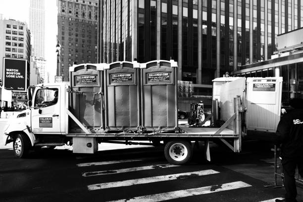 Best Portable toilet rental cost  in Oswego, KS